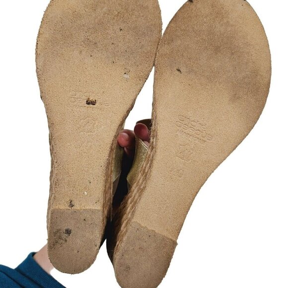 Andre Assous Allison Wedge Sandals Espadrille Gold Metallic Leather Womens 9-9.5 - Picture 8 of 13